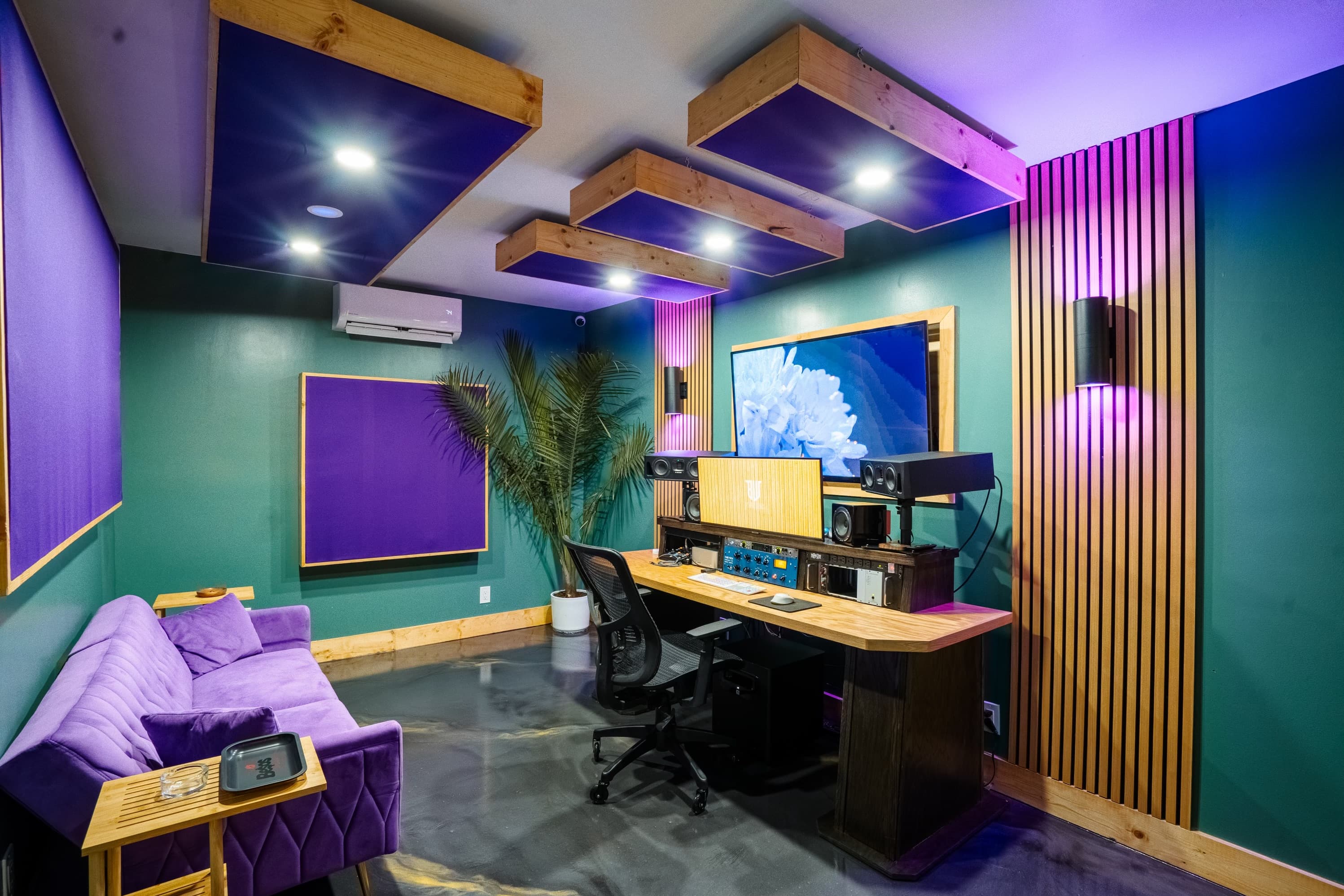 Iris Room